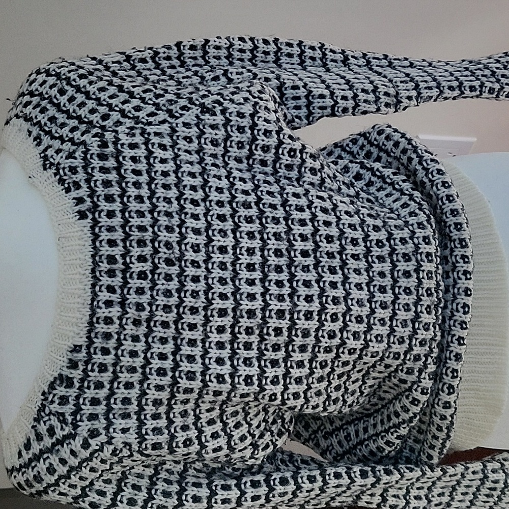 Sweater - Picture 2 of 3